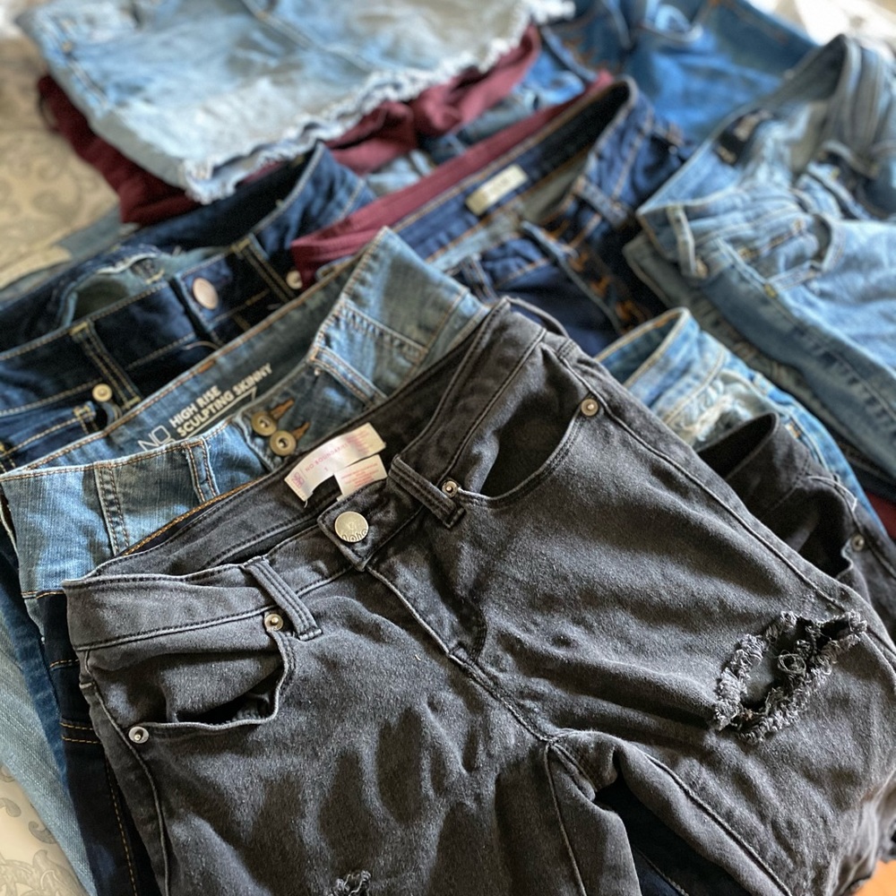 2 skirts, 2 shorts, 16 jeans, size from 0-5